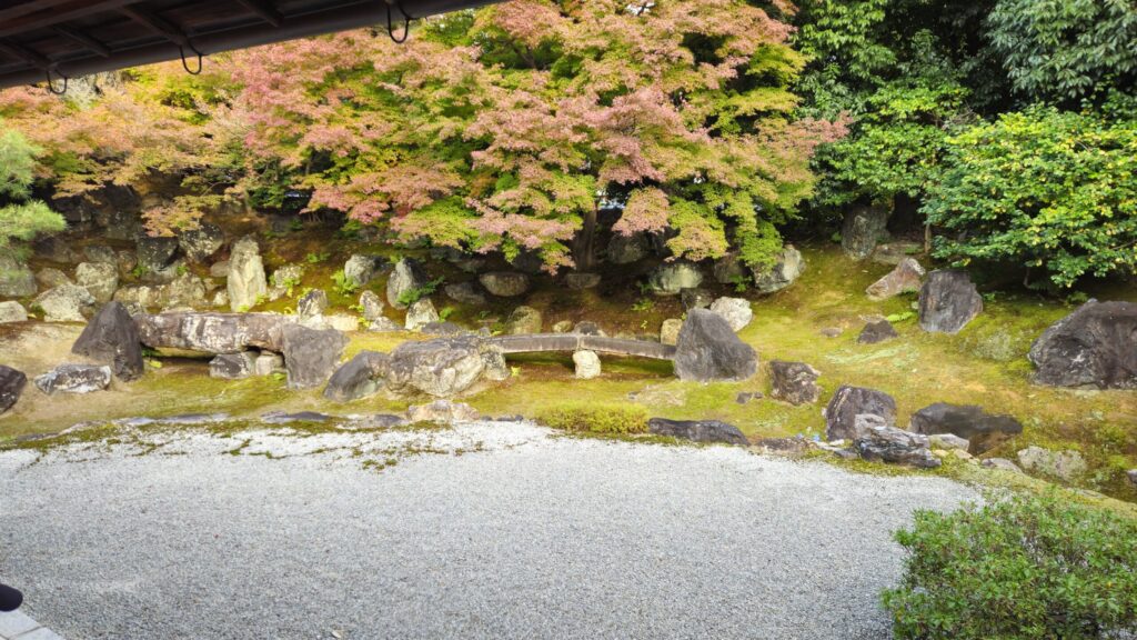 紅葉と北庭江戸時代から変わらぬ配置