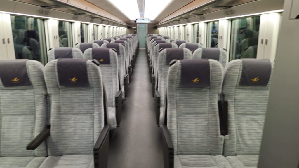 ひのとりの車内名古屋駅にて撮影
