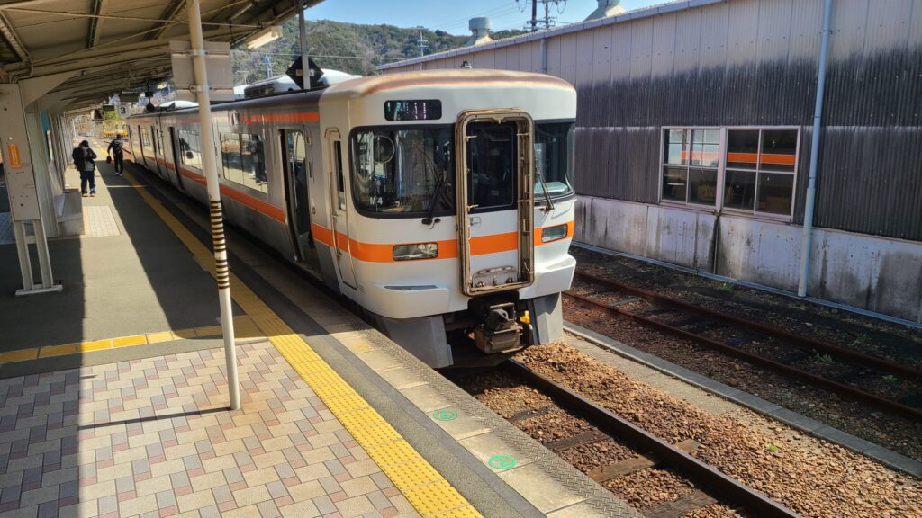 在来線これは紀勢本線だが東海道線とは同じような感じ。大変であることに変わりはない