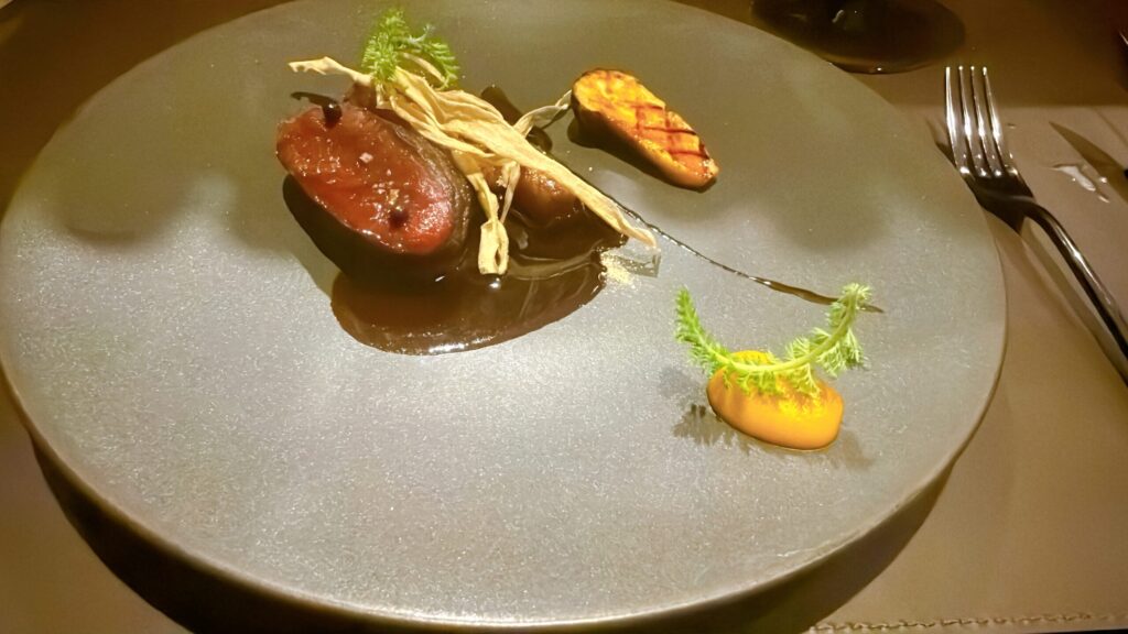 メインの蝦夷鹿の炭火焼Photo by 筆者